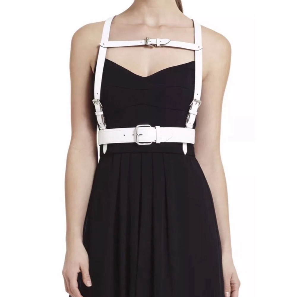 BCBG HARNESS WAIST BELT SUSPENDERS WHITE MULTI WAY L LARGE